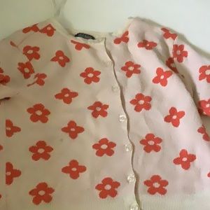 cute flower print sweater great for spring
